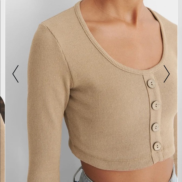 Button Down Long Sleeve Crop Top - Picture 2 of 6